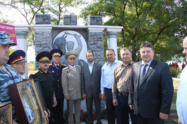 Открытие памятного знака «Казацкой славы» в поселке Захарьевка